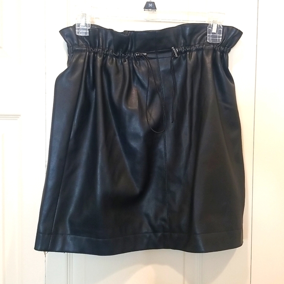H&M Dresses & Skirts - H & M Black Vegan Leather Skirt Sz 6 NWT